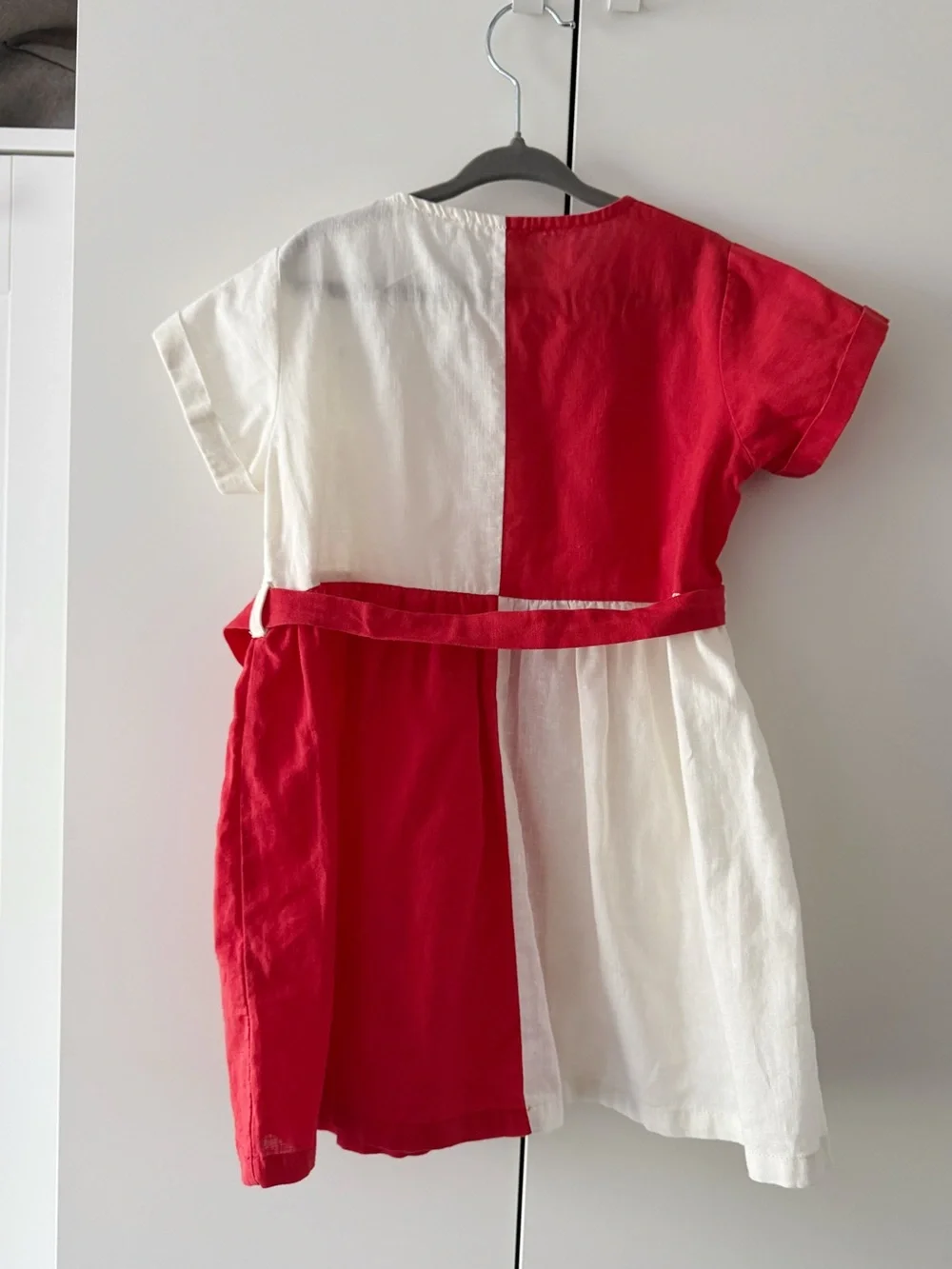 Fin & Vince Colorblock Retro Dress – Red and White